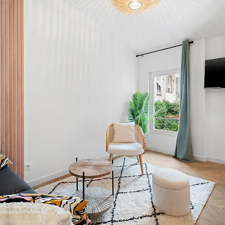 Renting - Barberis - Unique Getaway 2-room With Rooftop Terrace Апартаменты *