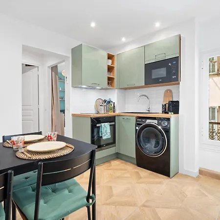 아파트 Renting - Barberis - Unique Getaway 2-room With Rooftop Terrace *